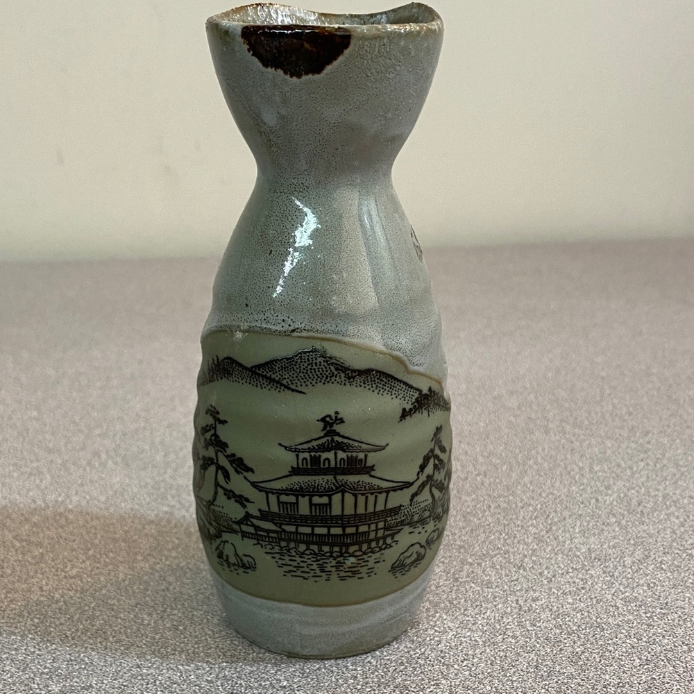Japanese Sake Pourer